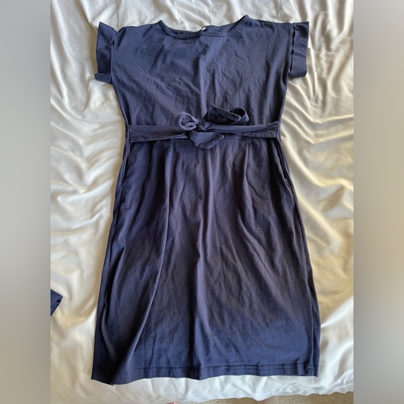 Dresses - Picture 4 of 4